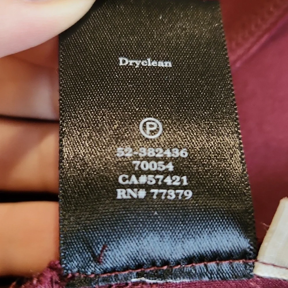 Ann Taylor Deep Burgandy Stretch Pencil Skirt - Size 8 - Picture 9 of 9